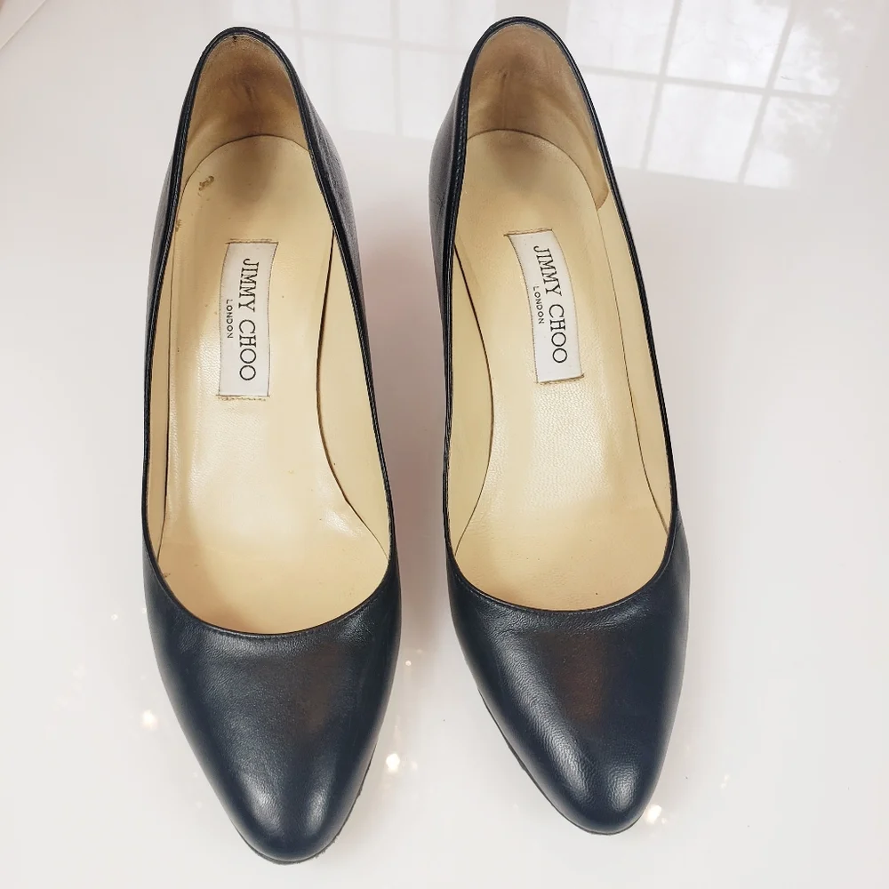 Jimmy Choo black pumps. - Picture 2 of 5